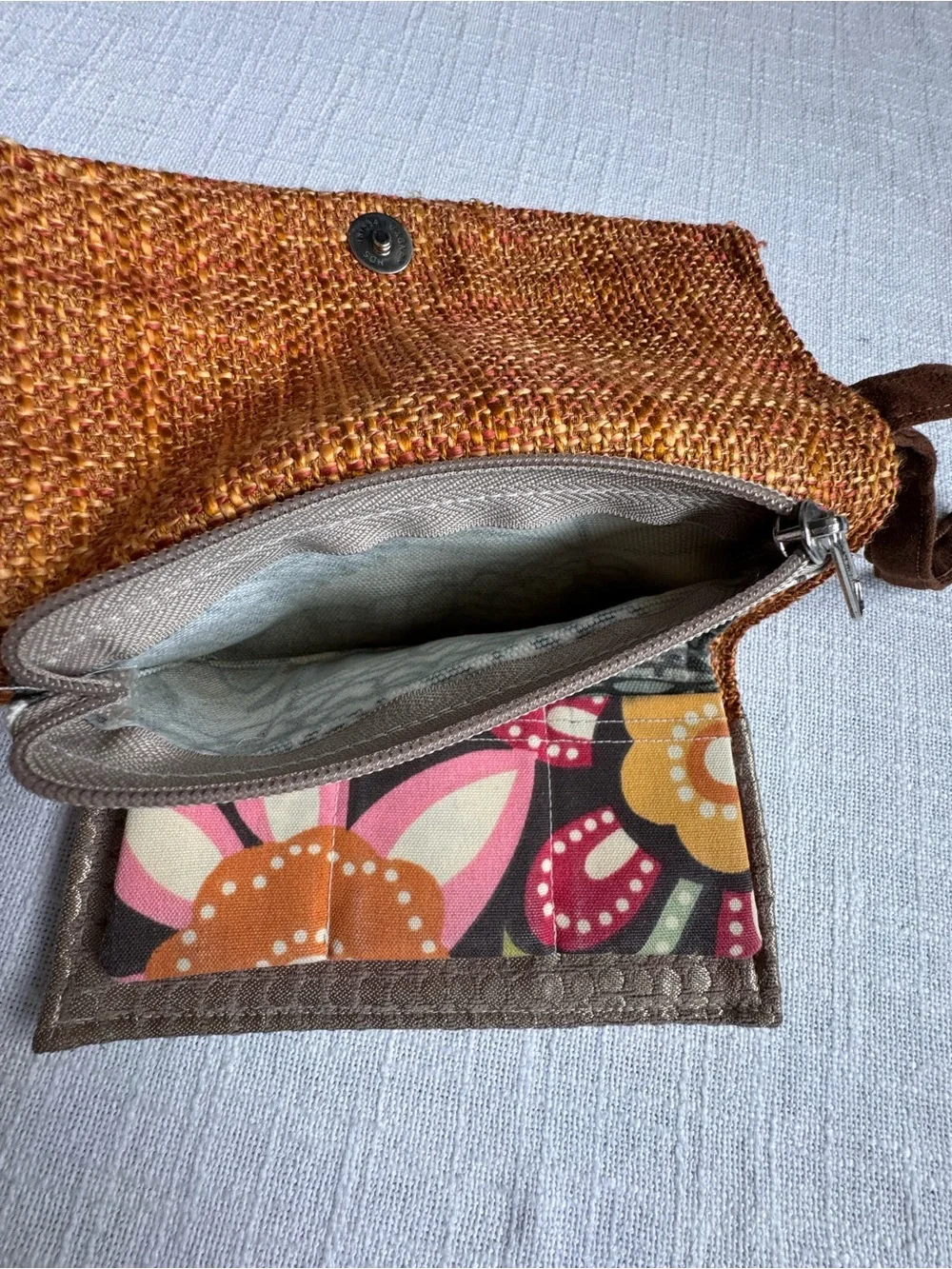 Kindred Spirit Style Wristlet Clutch in Multicolor Fabric Multipocket
